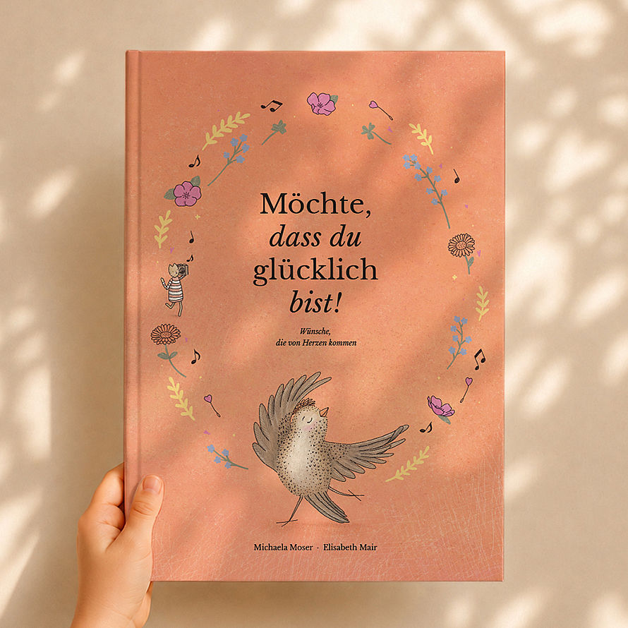 Kinderbuchcover mit einem kleinen Vogel auf warmem Hintergrund, umgeben von Blumen und zarten Illustrationen.
